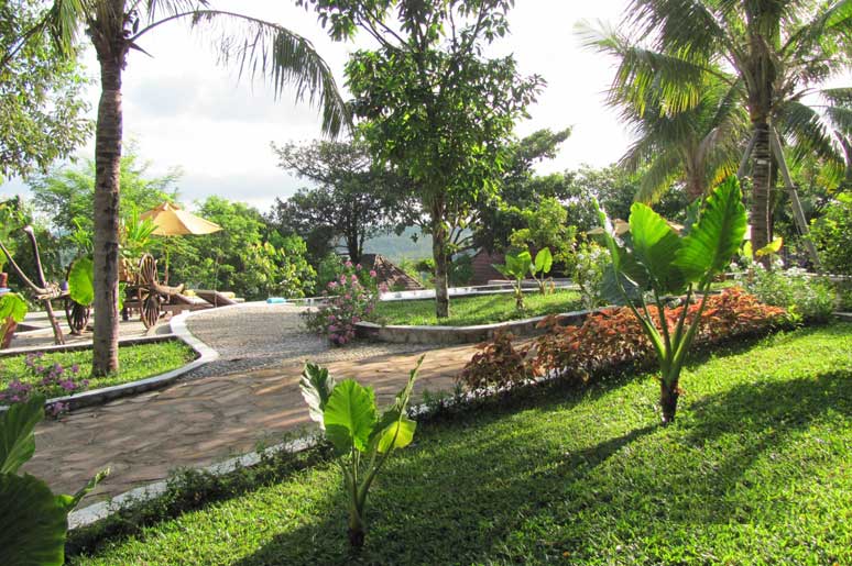 detached guesthouse bungalow